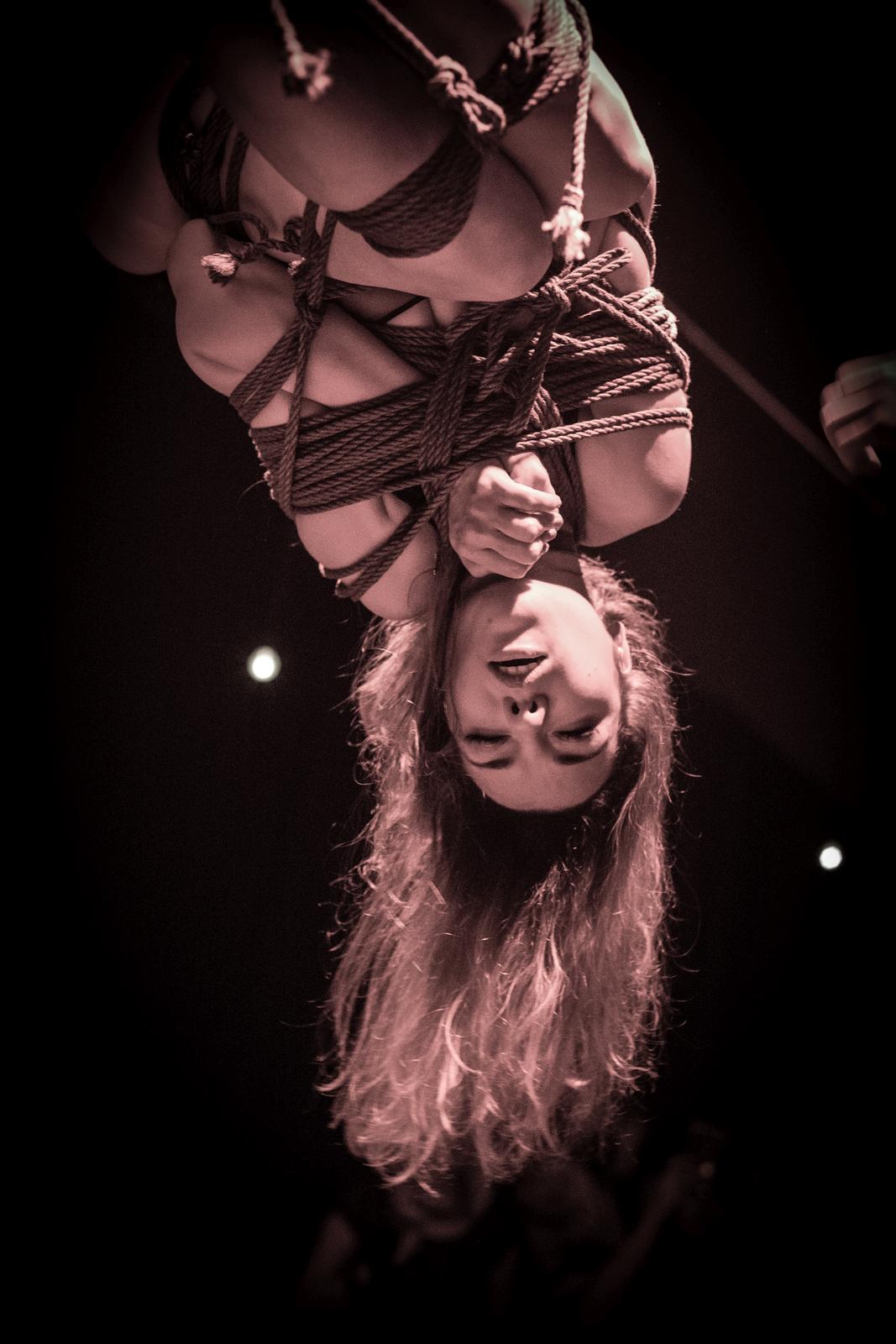 Shibari show at Utopia party. Switzerlend. Model: Anna. Kinbaku by Mosafir. Foto: Andy